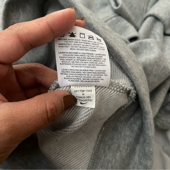 Nike Gray Sweatshirt With Cutout In Back Sz Medium - Picture 6 of 6